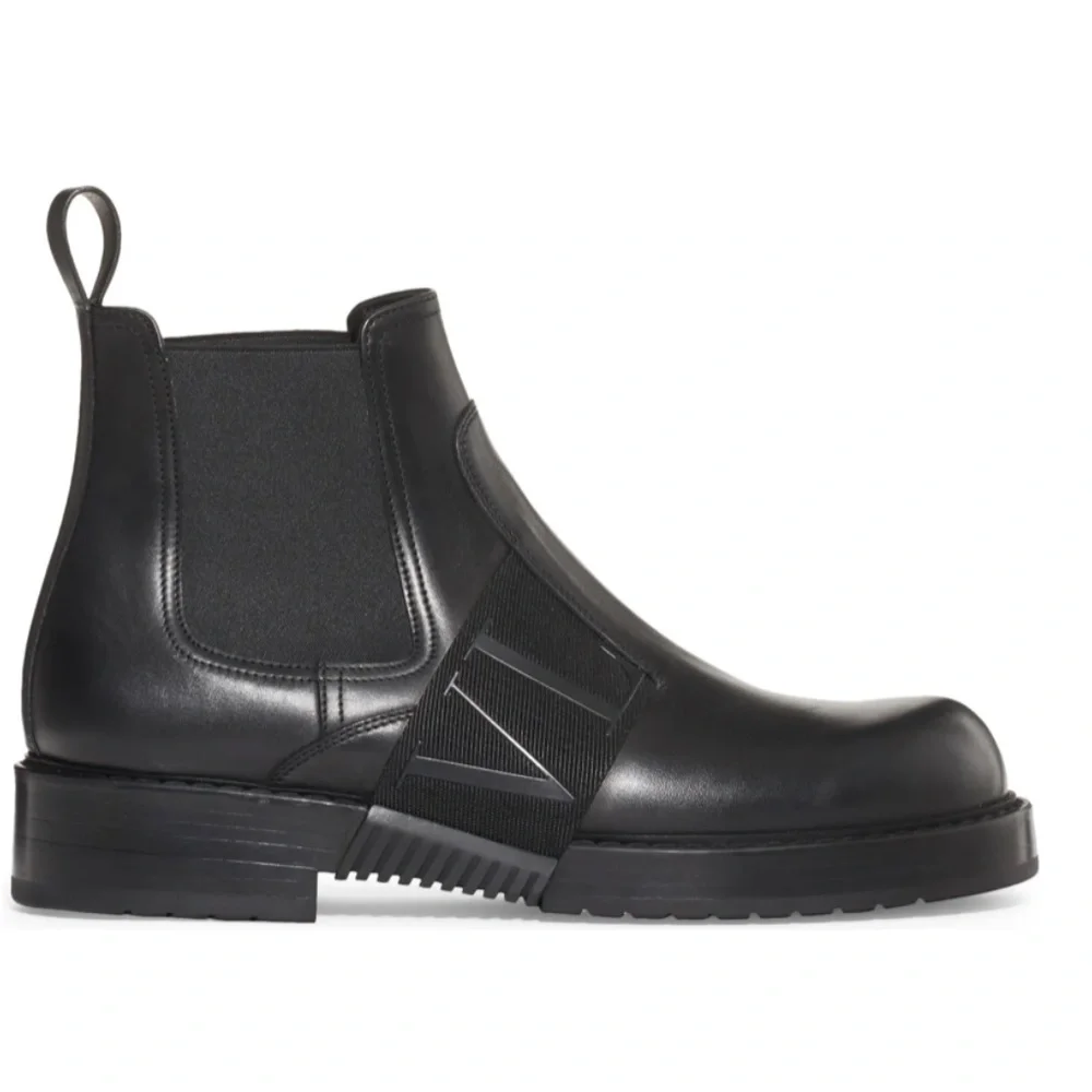 NIB $980 VALENTINO GARAVANI VLTN Strap Chelsea Boot in size 10 US / 43 EU!